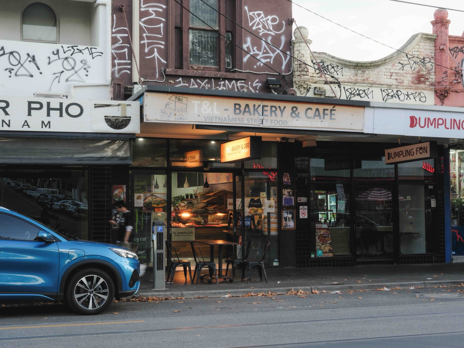T&L Bakery & Cafe